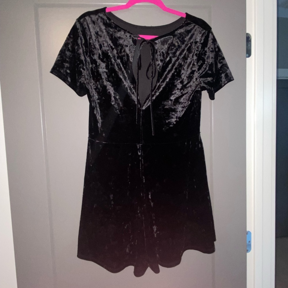 Molly Green velvet romper - Picture 2 of 5
